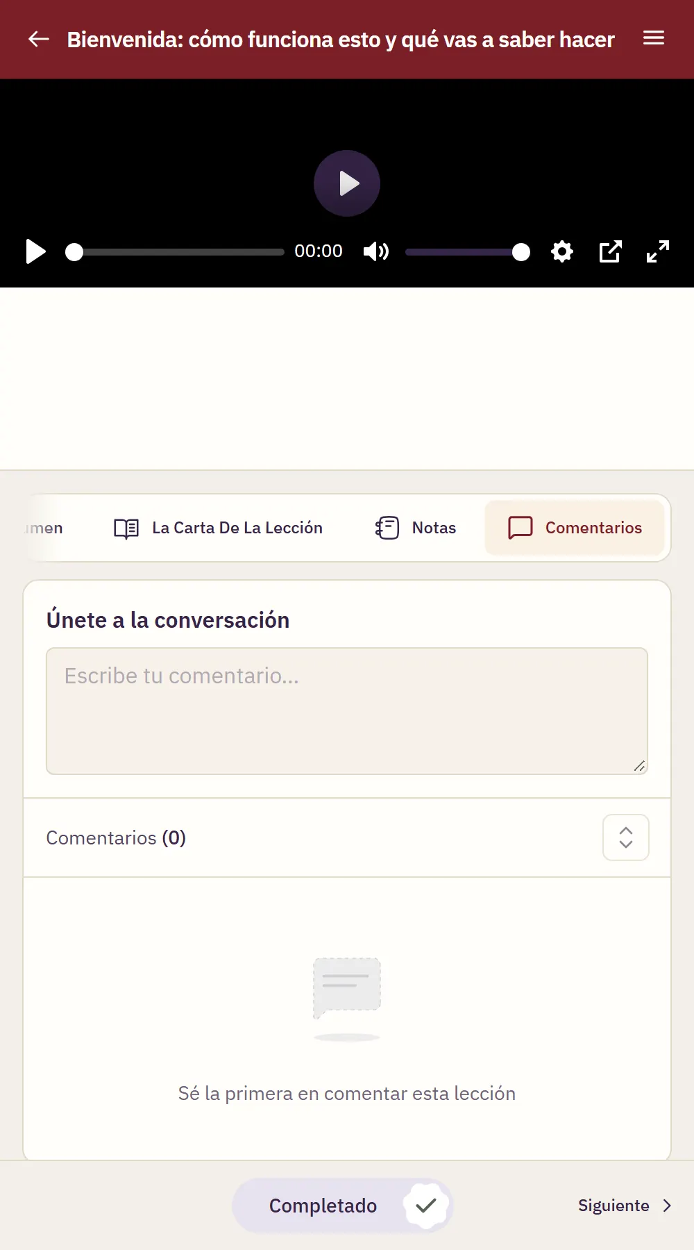 Ayuda del curso 10 Una lección con la pestaña «Comentarios» abierta: el campo «Únete a la conversación» para escribir tu duda.